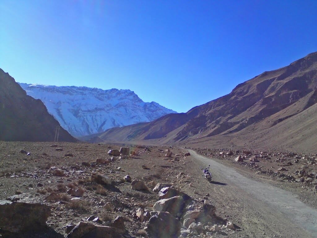 desert-mountain-valley-of-lahaul-and-spiti